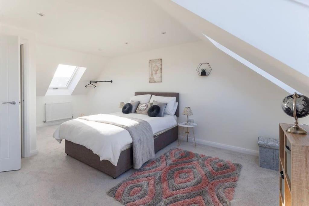 Luxury 3-Bedroom, 2-Bathroom Home Sleeps 7 People Liverpool Dış mekan fotoğraf